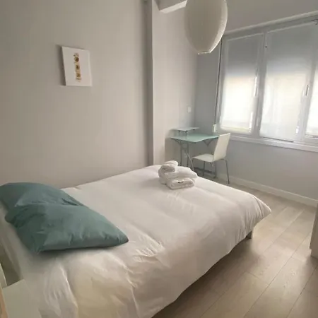 Cabernet Sauvignon Apartment. Surf アパート サン・セバスティアン